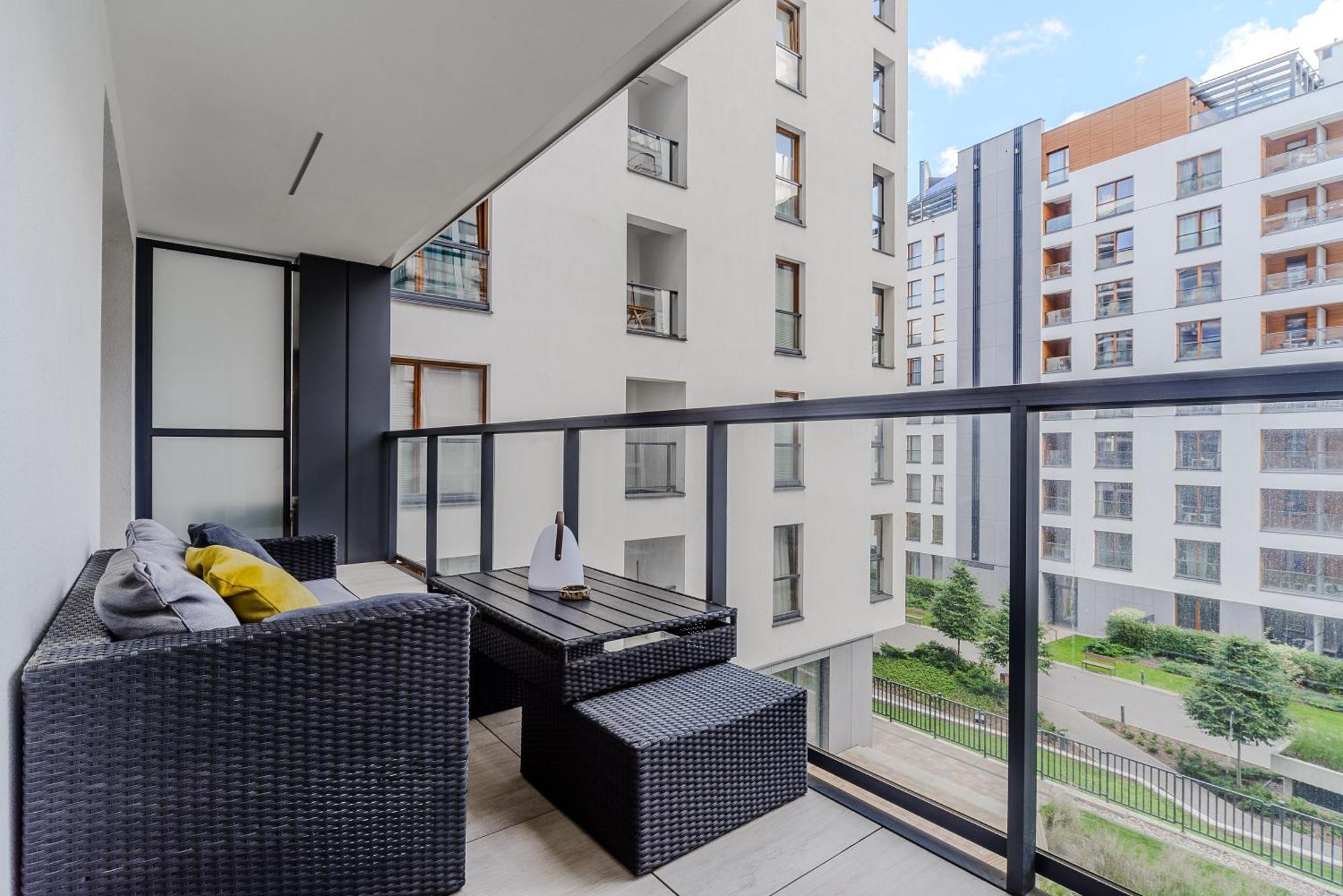 Cozy Family Apartments With Balcony Near Zlote Tarasy وارسو المظهر الخارجي الصورة