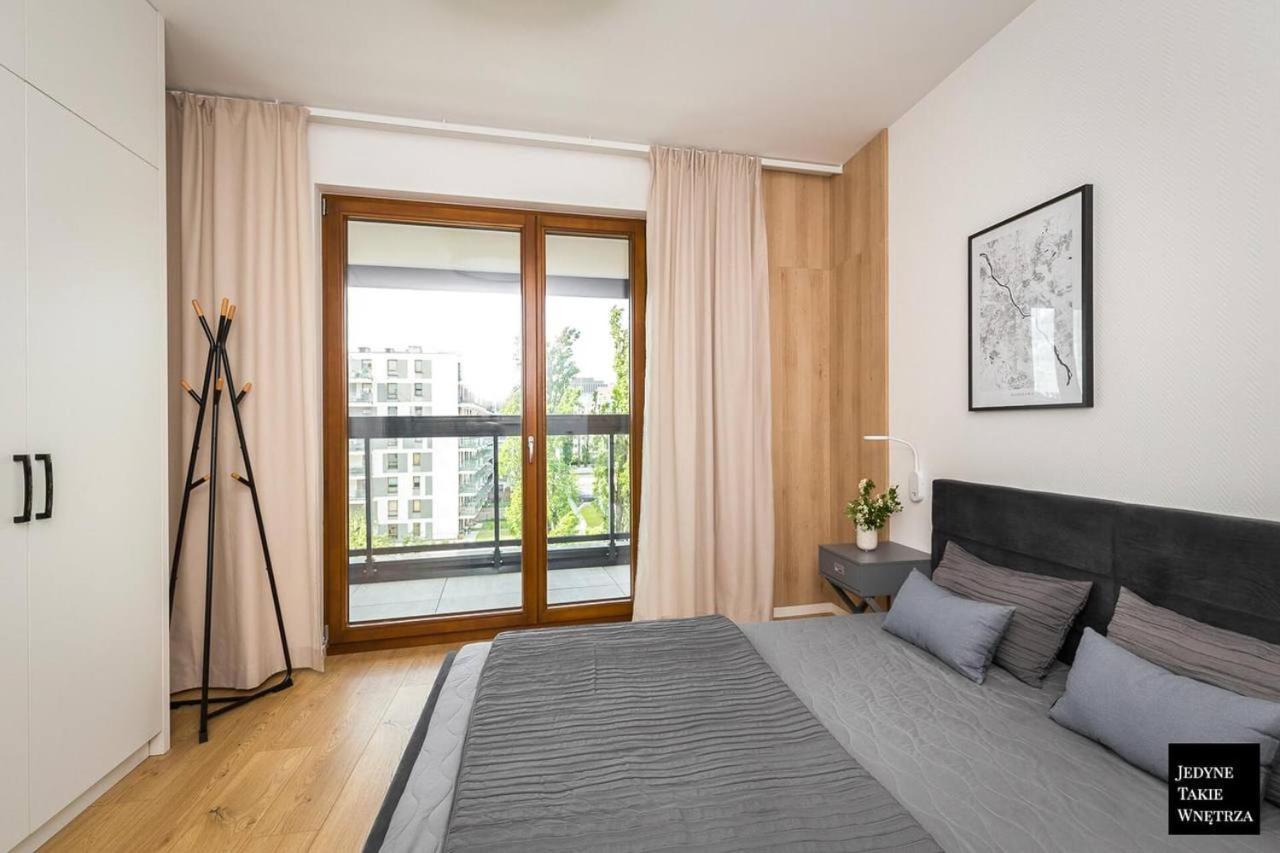 Cozy Family Apartments With Balcony Near Zlote Tarasy وارسو المظهر الخارجي الصورة