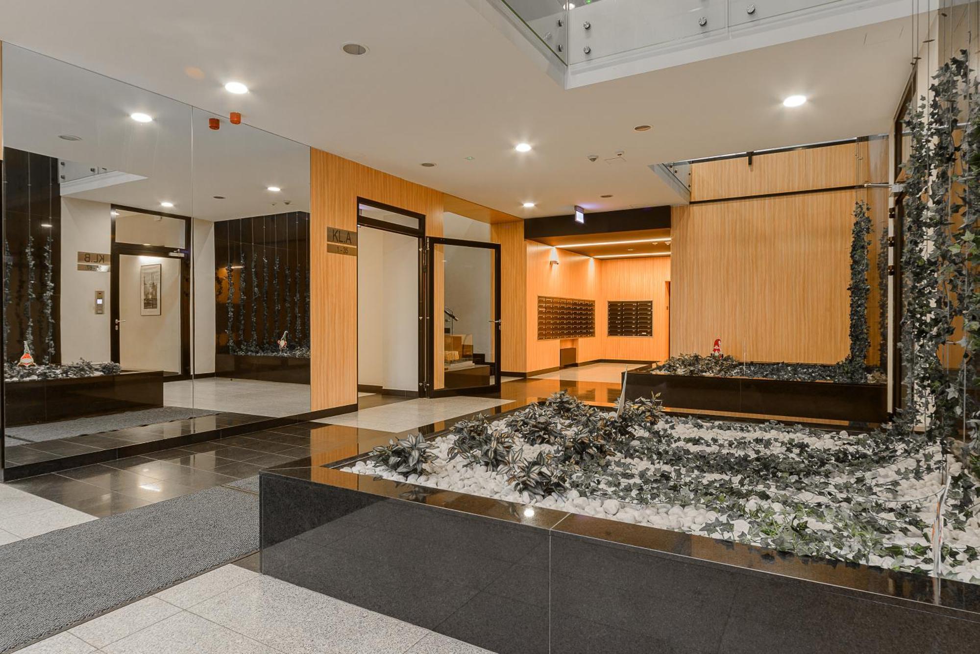 Cozy Family Apartments With Balcony Near Zlote Tarasy وارسو الغرفة الصورة