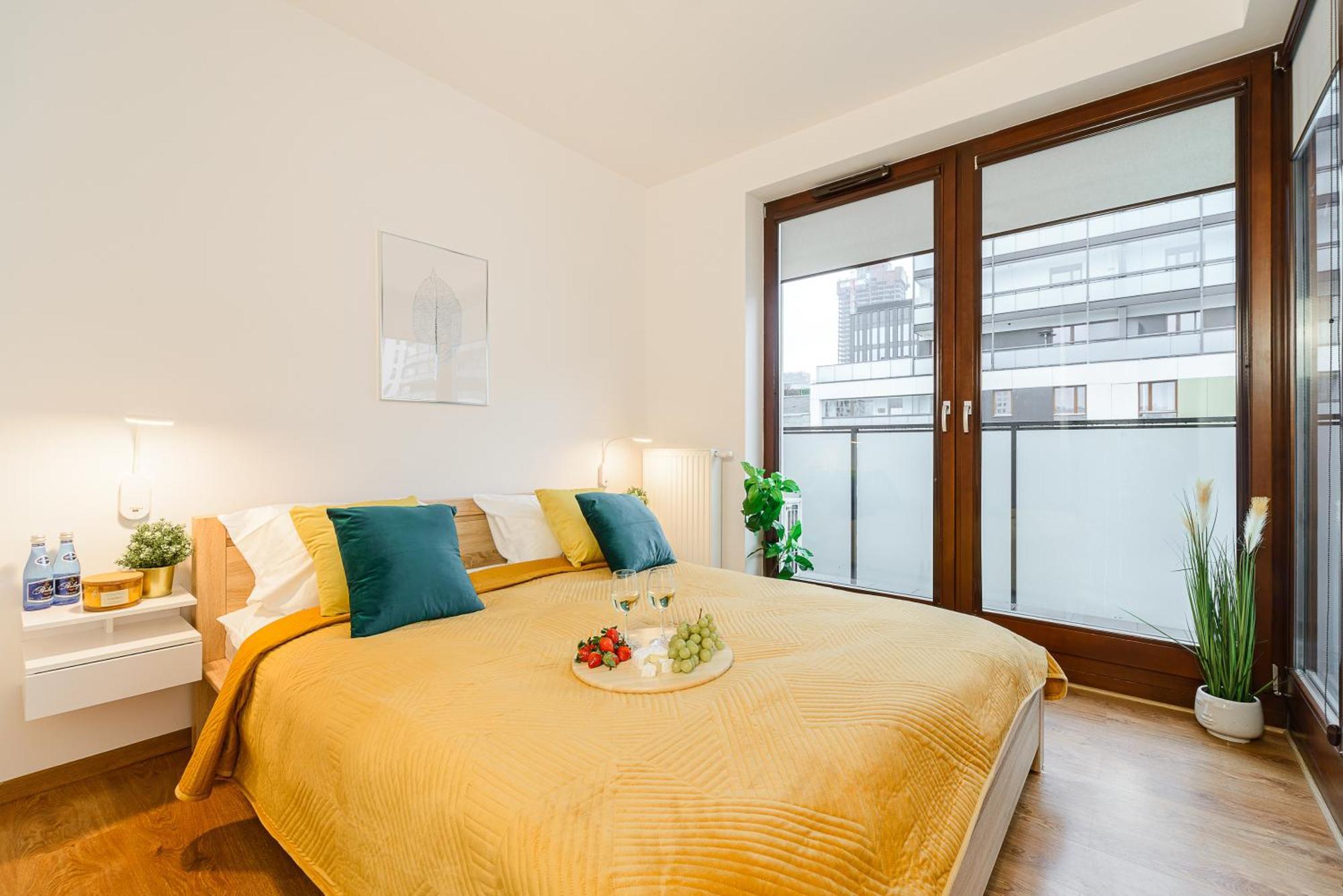 Cozy Family Apartments With Balcony Near Zlote Tarasy وارسو الغرفة الصورة