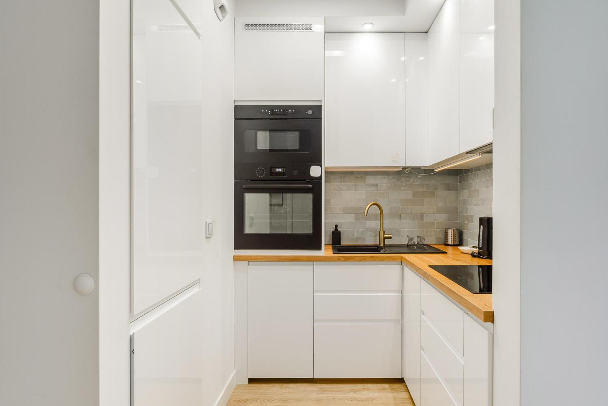 Cozy Family Apartments With Balcony Near Zlote Tarasy وارسو الغرفة الصورة